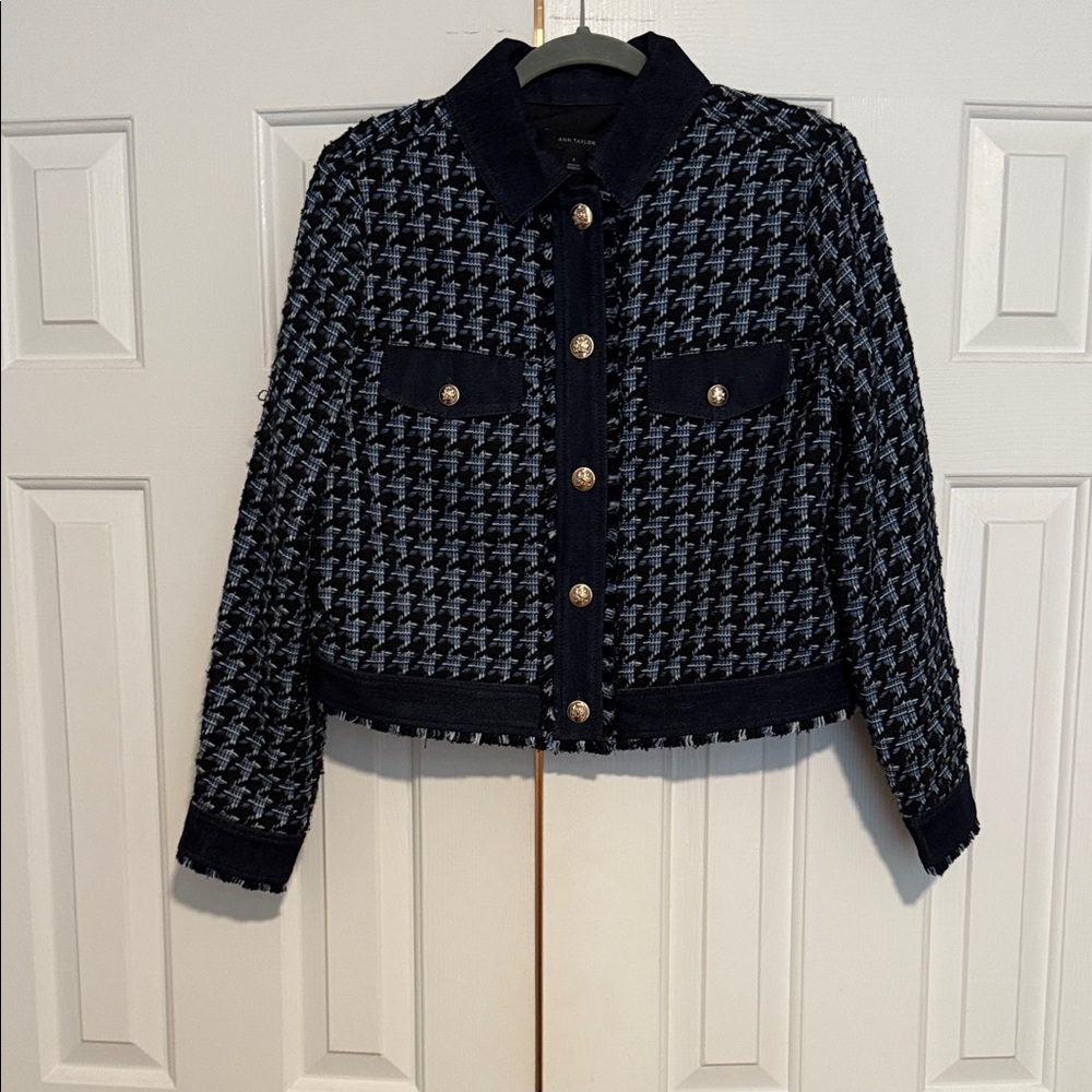 Ann Taylor Black and Gray Houndstooth Blazer